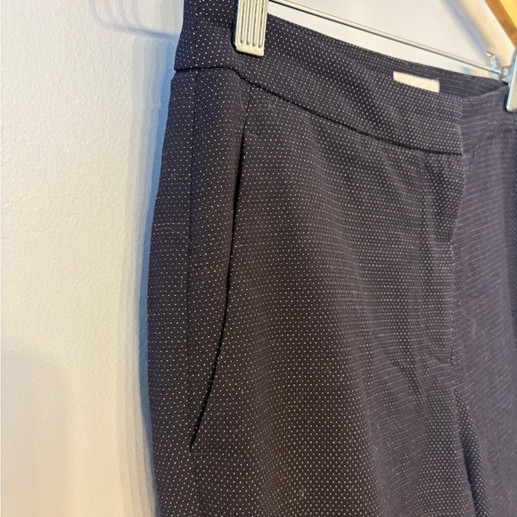 H&M White and Navy Mid-rise Trousers with Tailored Silhouette size 2 - Picture 4 of 8